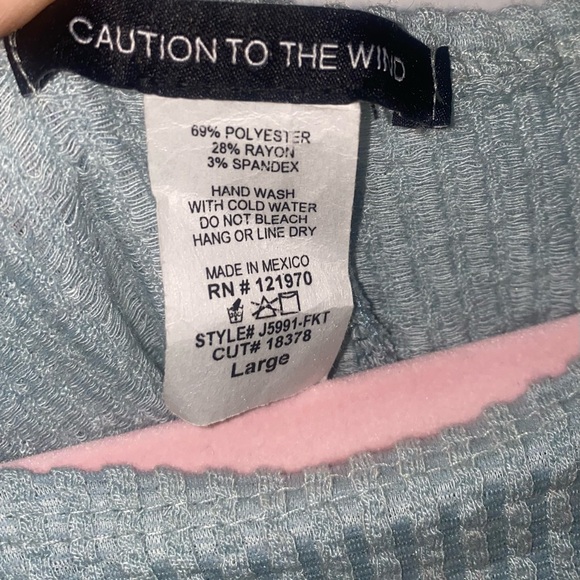 Caution to the Wind cropped lightweight sweater - Picture 4 of 5